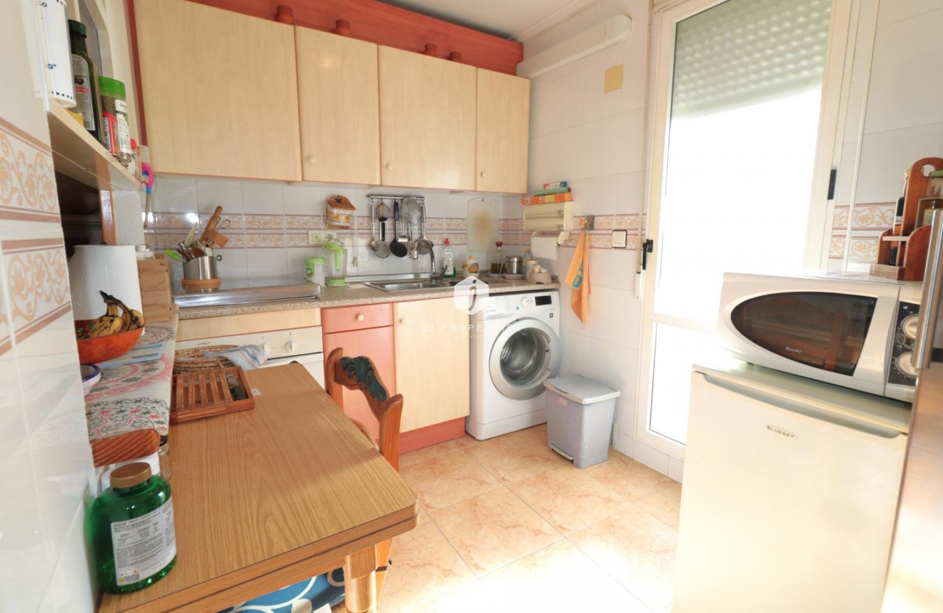 Segunda mano - Bungalow -
Torrevieja - El Limonar