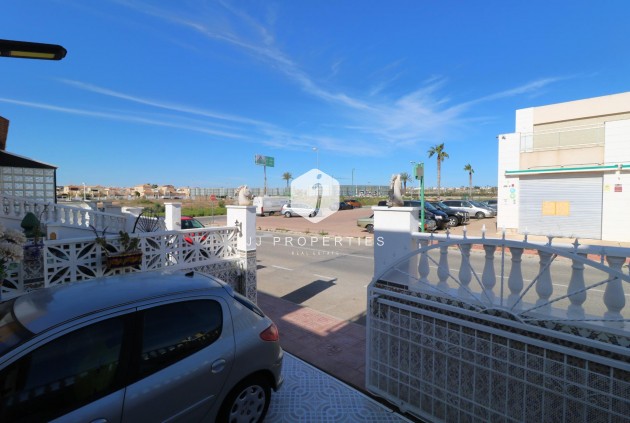 Segunda mano - Bungalow -
Torrevieja - El Limonar