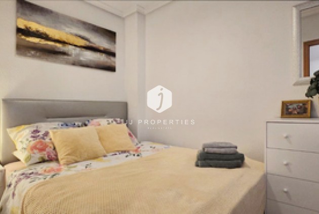 D'occasion - Appartement -
Torrevieja - Costa Blanca