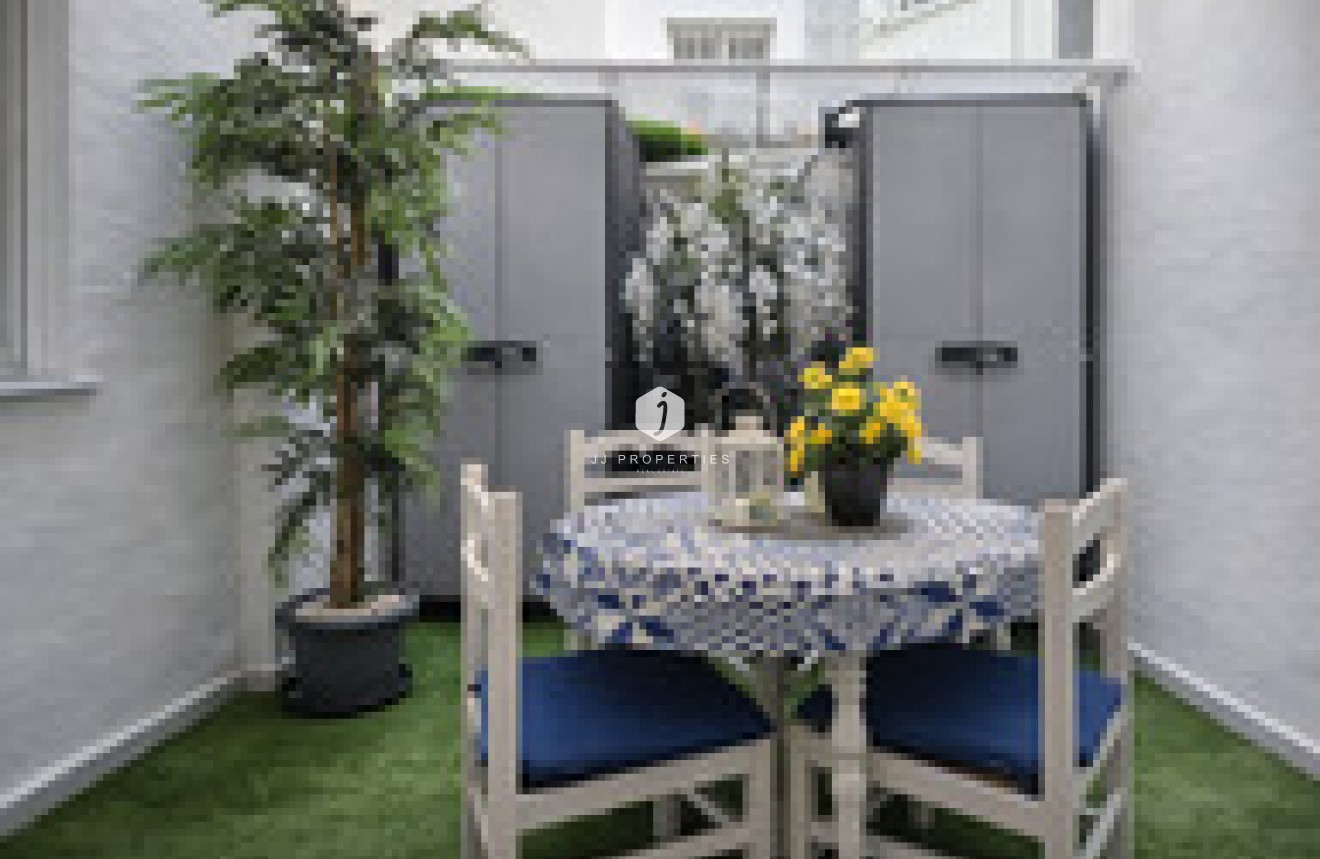 D'occasion - Appartement -
Torrevieja - Costa Blanca