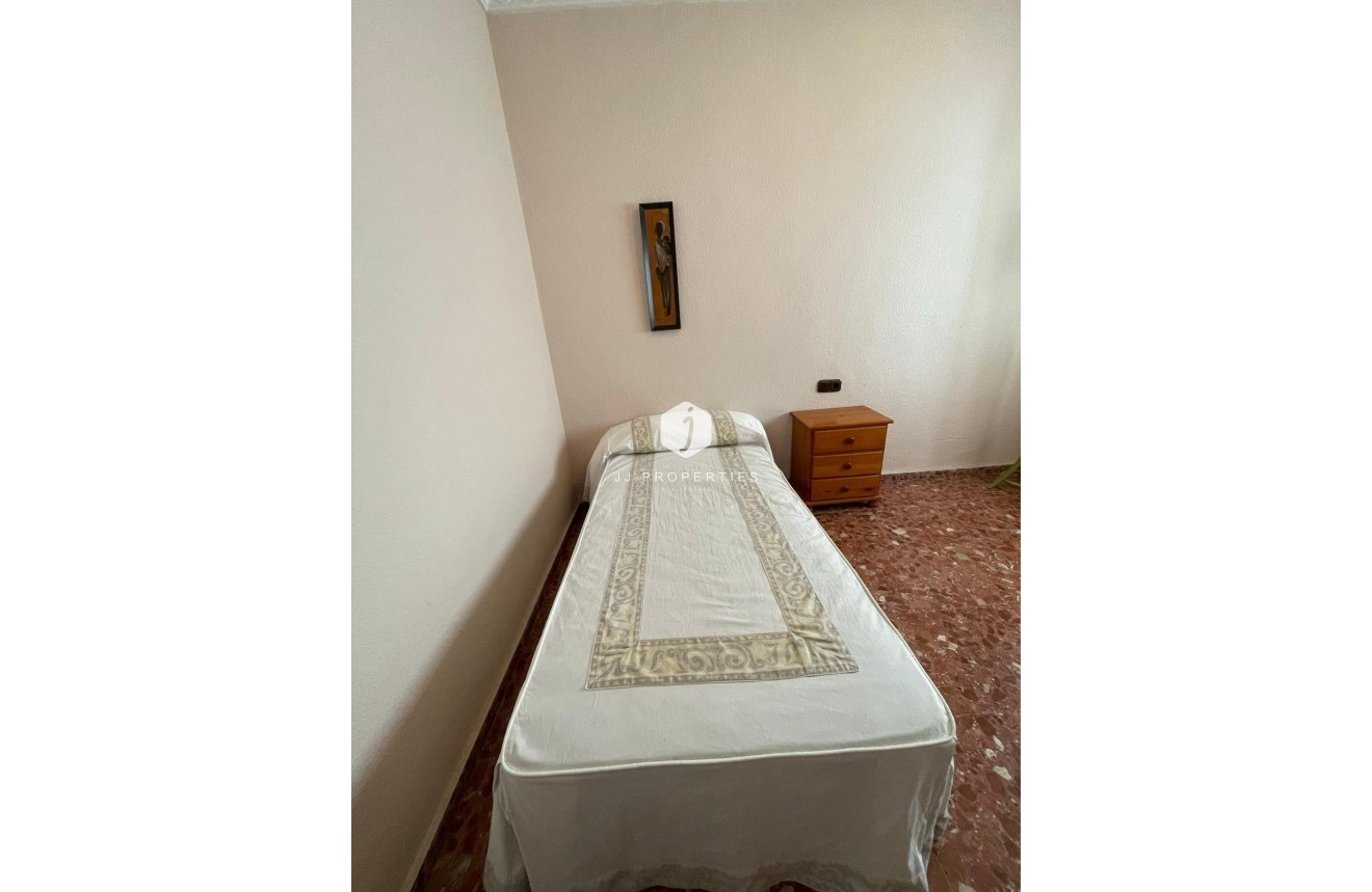 Segunda mano - Apartamento / piso -
Torrevieja - Las Piscinas Naturales