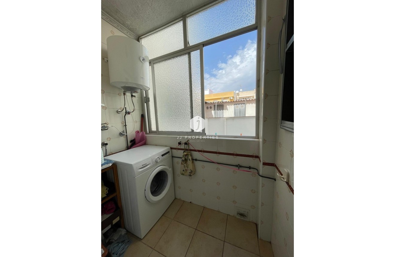 Segunda mano - Apartamento / piso -
Torrevieja - Las Piscinas Naturales