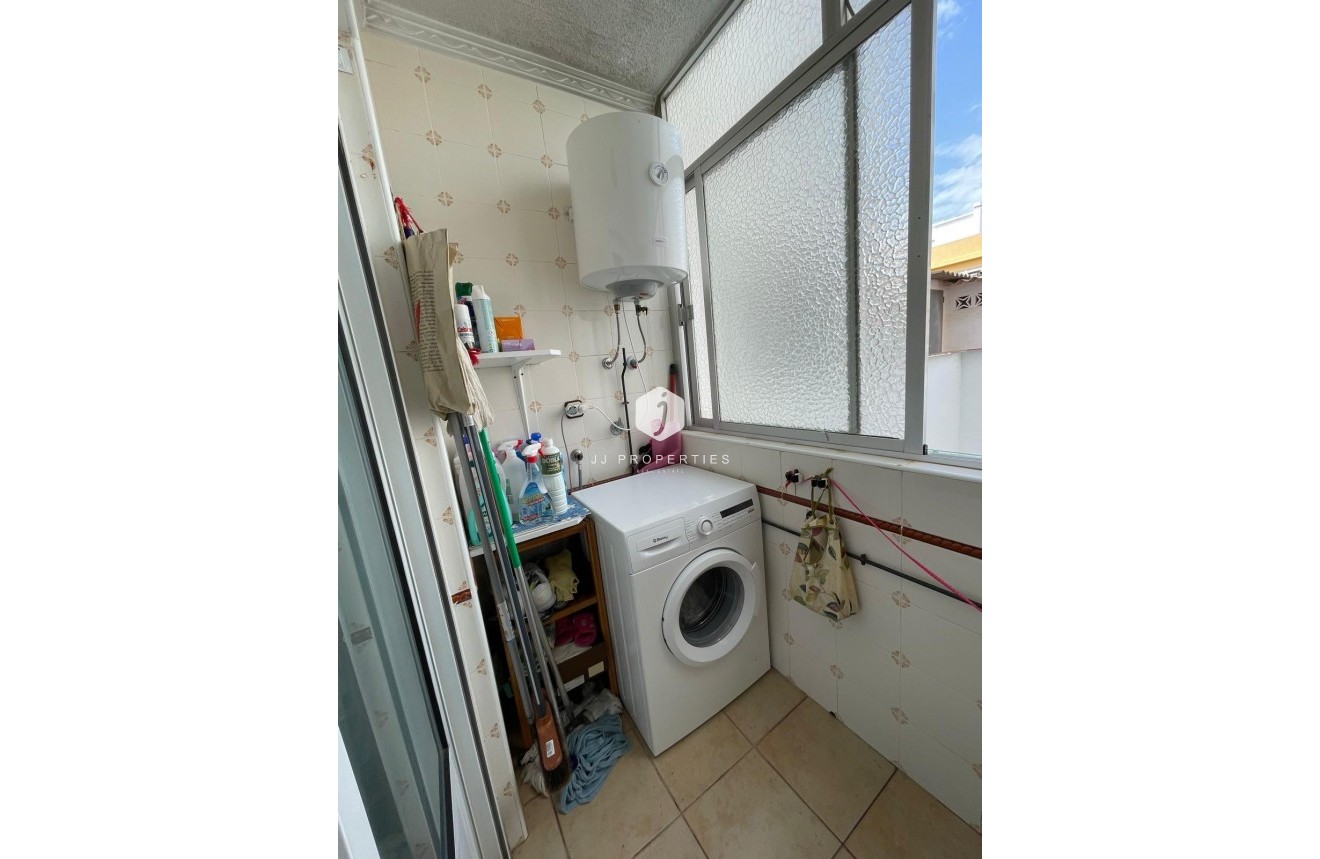 Segunda mano - Apartamento / piso -
Torrevieja - Las Piscinas Naturales