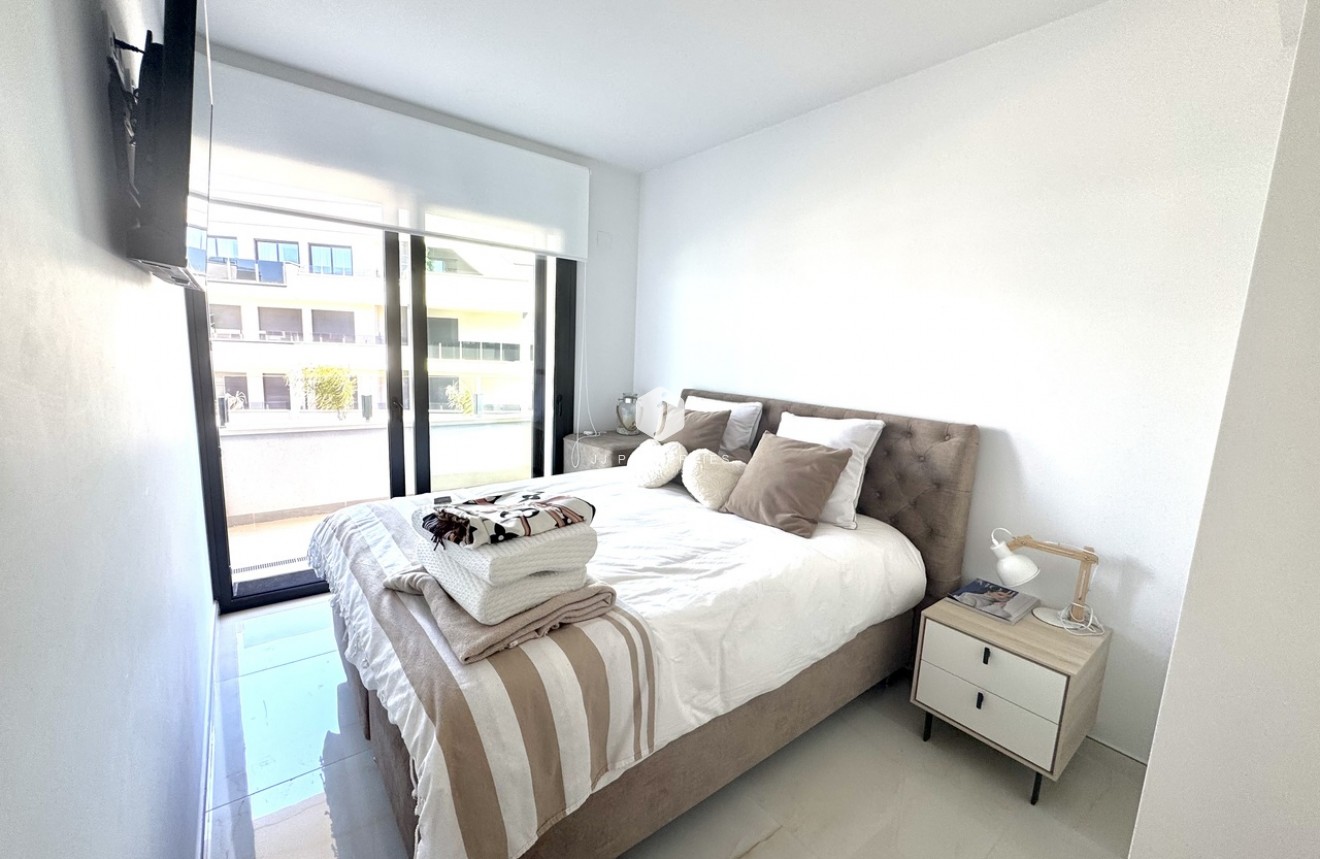 Segunda mano - Apartamento / piso -
Playa Flamenca - Costa Blanca