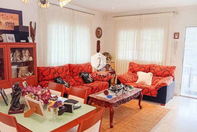 Segunda mano - Villa -
Torrevieja - La siesta