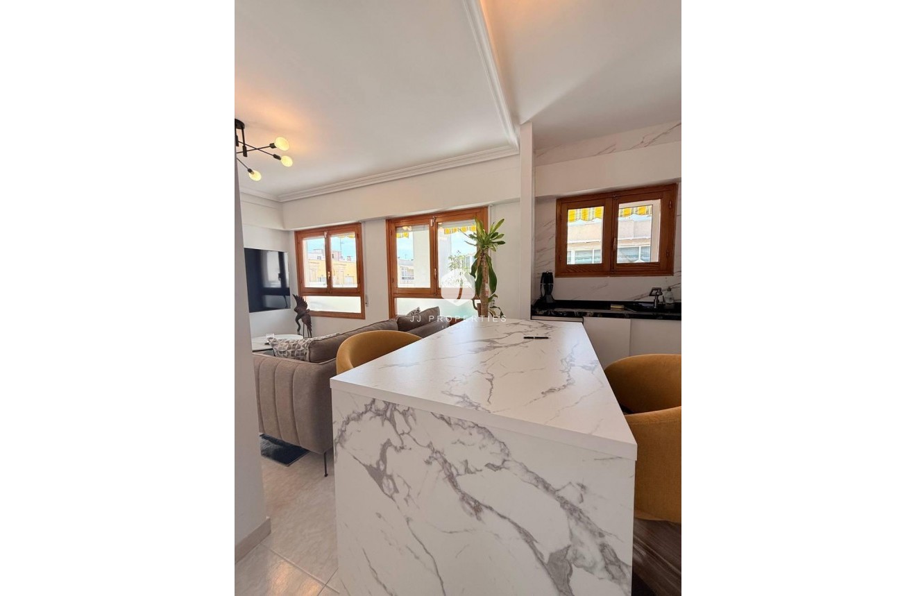 Segunda mano - Ático -
Torrevieja - Playa del Cura