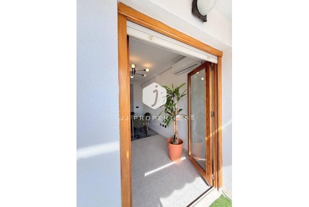 Segunda mano - Ático -
Torrevieja - Playa del Cura