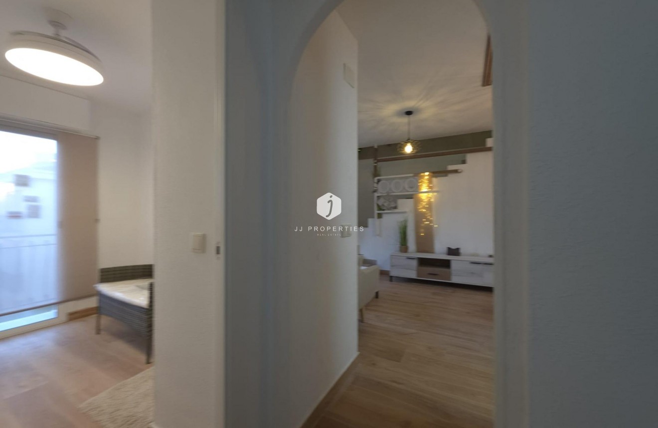 Aus zweiter Hand - Penthouse -
Torrevieja - Cala Ferris