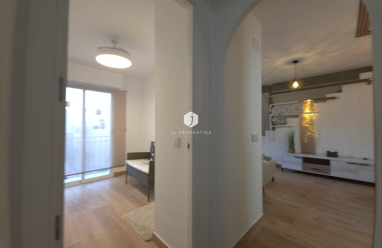 Aus zweiter Hand - Penthouse -
Torrevieja - Cala Ferris