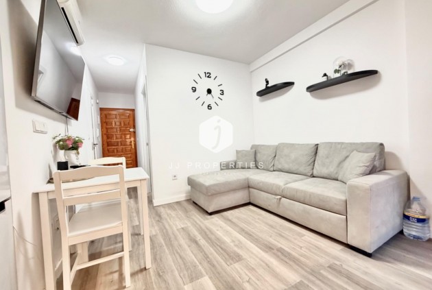 Segunda mano - Apartamento / piso -
Torrevieja - La Mata Pueblo