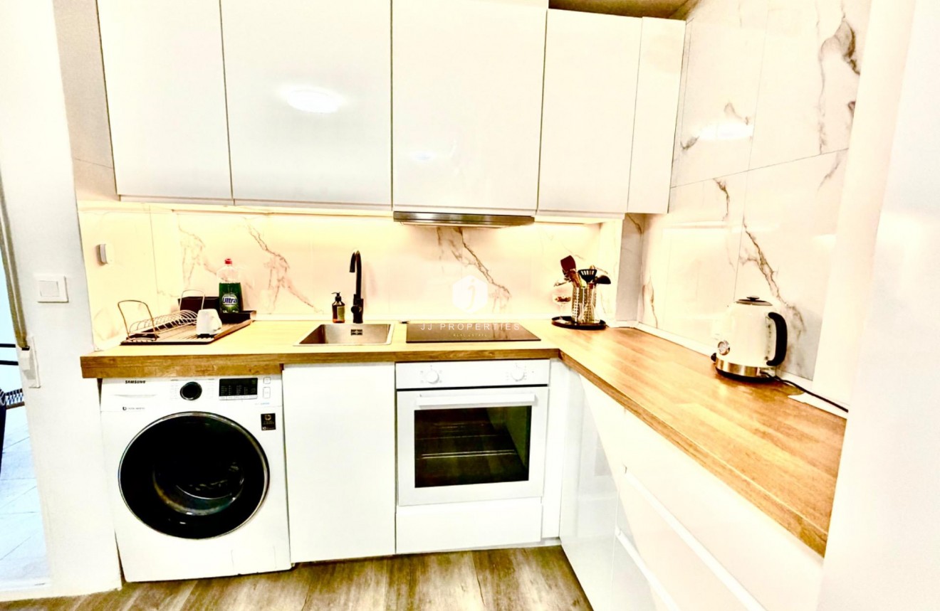 Segunda mano - Apartamento / piso -
Torrevieja - La Mata Pueblo