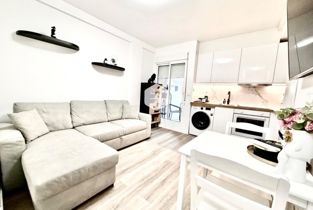 Segunda mano - Apartamento / piso -
Torrevieja - La Mata Pueblo