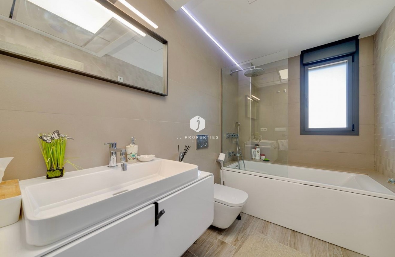 Aus zweiter Hand - Villa -
Torrevieja - Costa Blanca