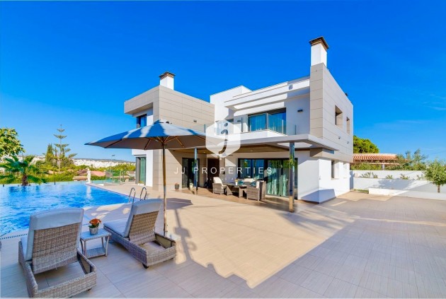 Aus zweiter Hand - Villa -
Torrevieja - Costa Blanca