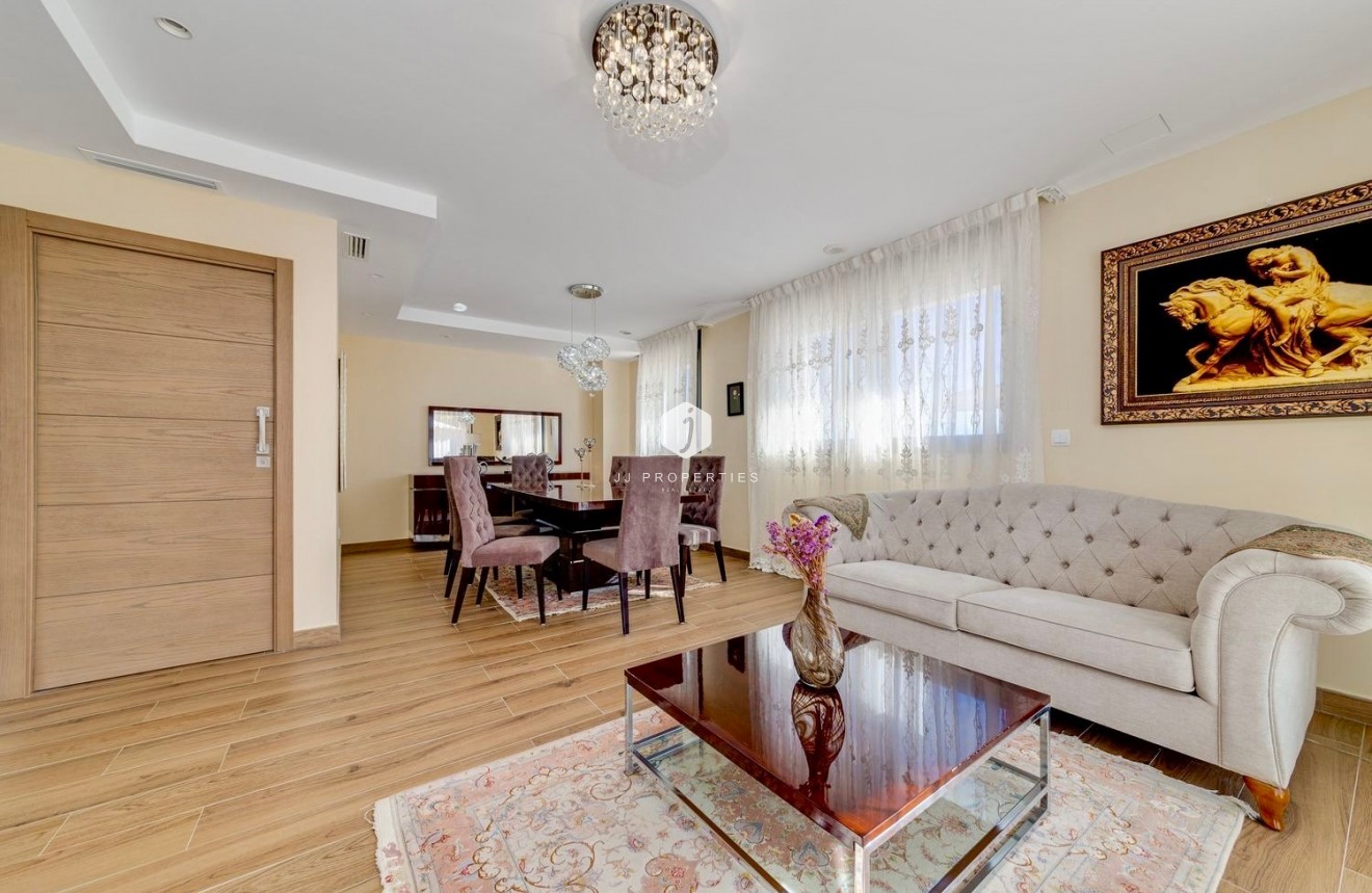 Aus zweiter Hand - Villa -
Torrevieja - Costa Blanca