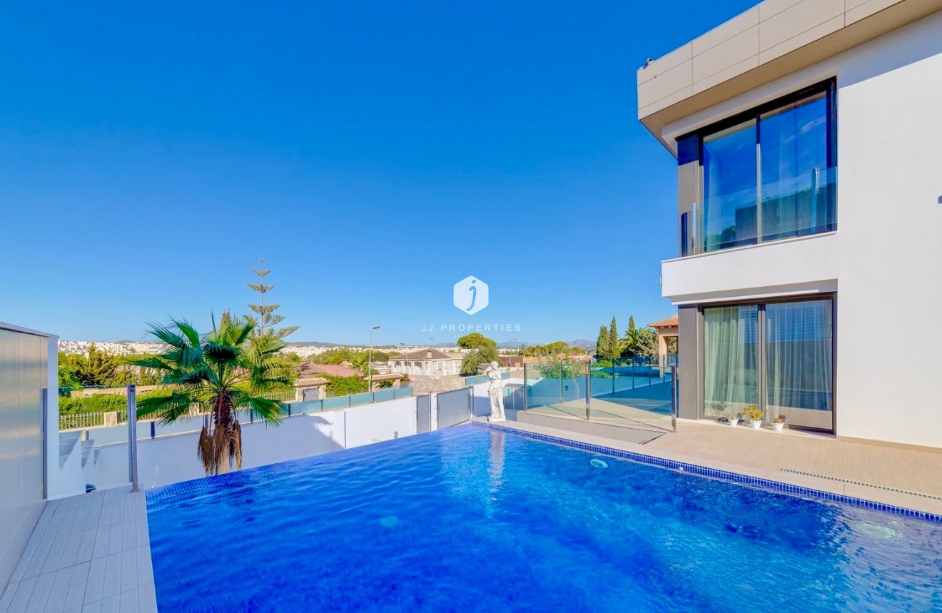 Aus zweiter Hand - Villa -
Torrevieja - Costa Blanca
