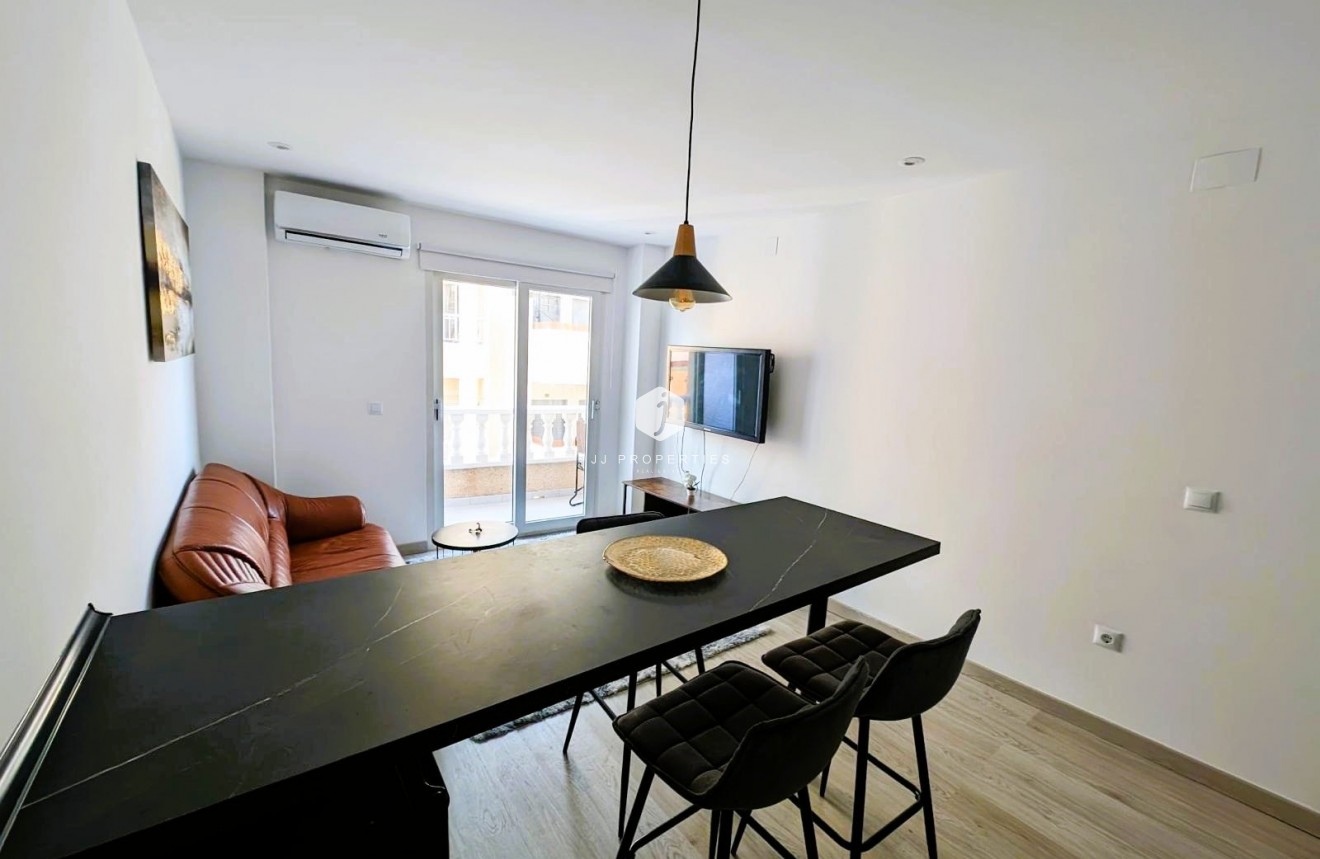 D'occasion - Appartement -
Torrevieja - Costa Blanca