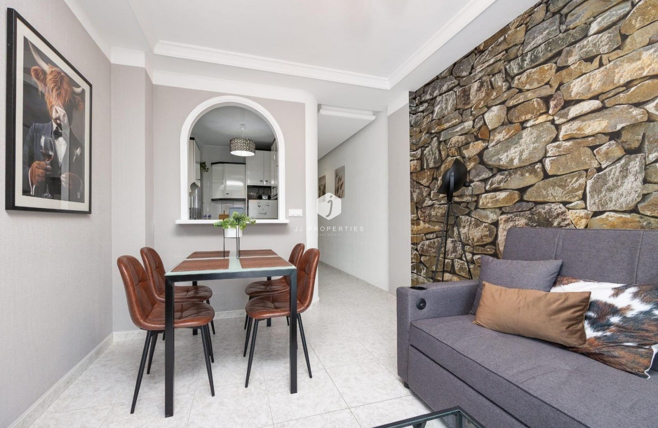 Resale - Apartment / flat -
Torrevieja - Estacion de autobuses