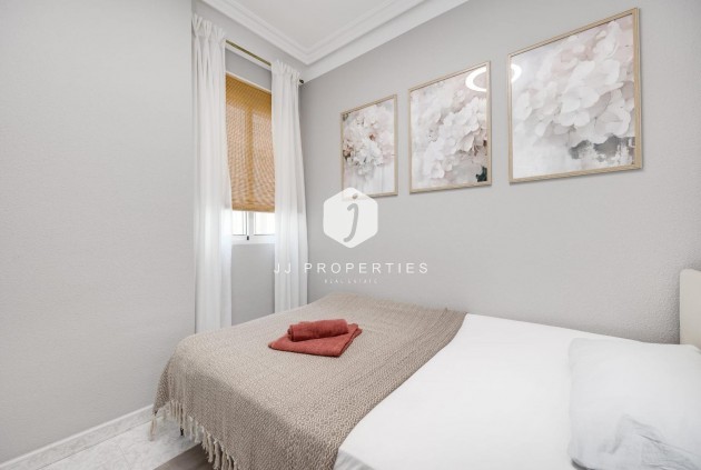 Resale - Apartment / flat -
Torrevieja - Estacion de autobuses