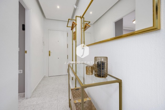 Resale - Apartment / flat -
Torrevieja - Estacion de autobuses