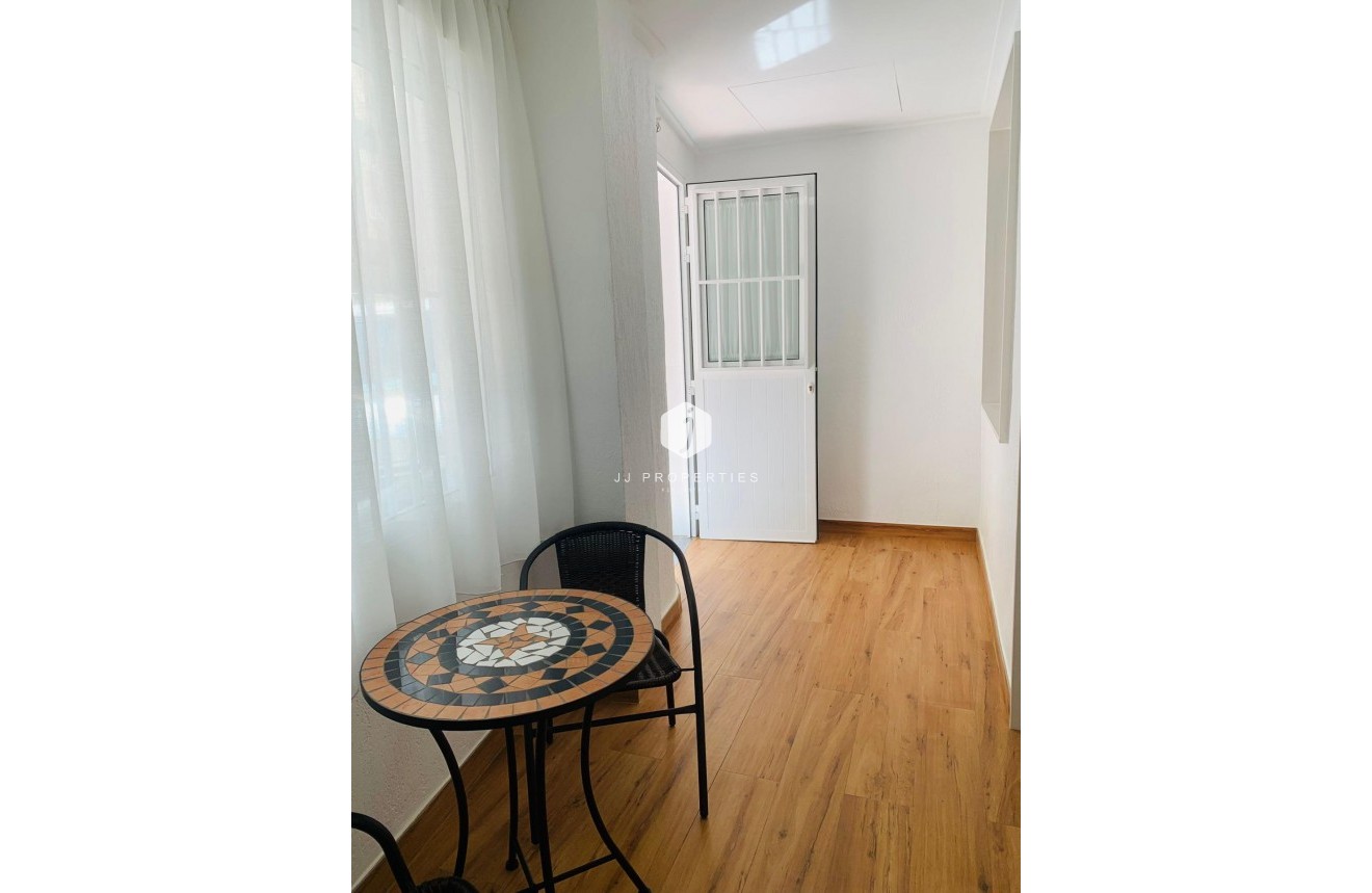 Segunda mano - Apartamento / piso -
Torrevieja - Playa del Cura