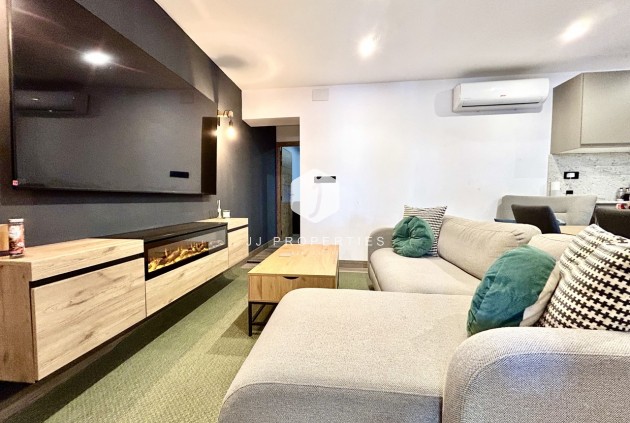 Z drugiej ręki - Szalet -
San Miguel de Salinas - Inland