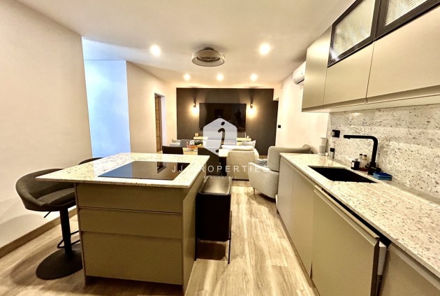 Z drugiej ręki - Szalet -
San Miguel de Salinas - Inland