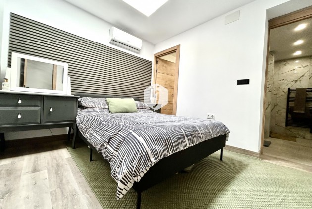 Z drugiej ręki - Szalet -
San Miguel de Salinas - Inland