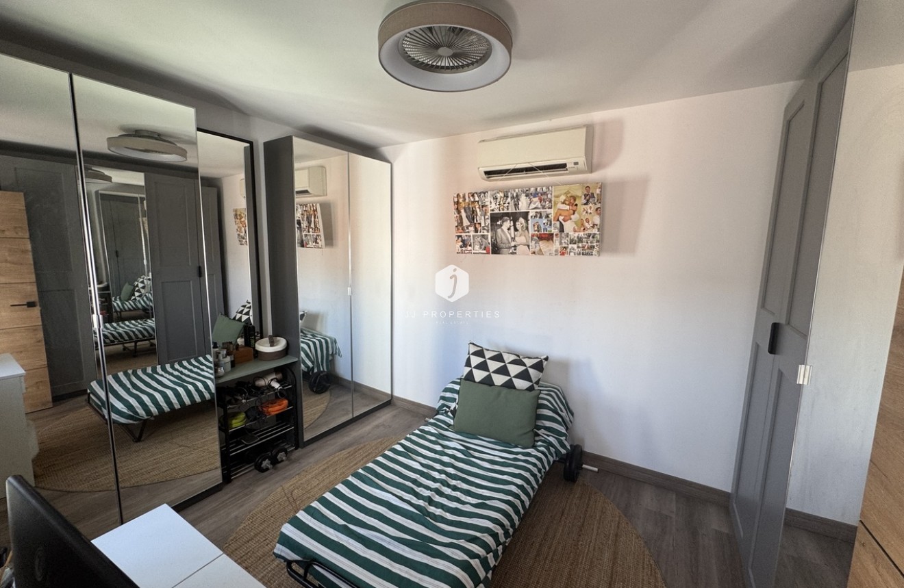 Z drugiej ręki - Szalet -
San Miguel de Salinas - Inland