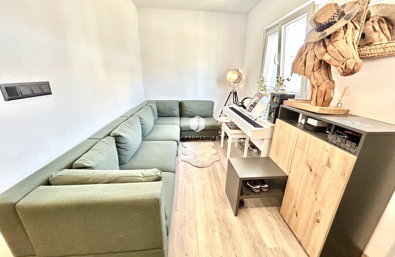 Z drugiej ręki - Szalet -
San Miguel de Salinas - Inland