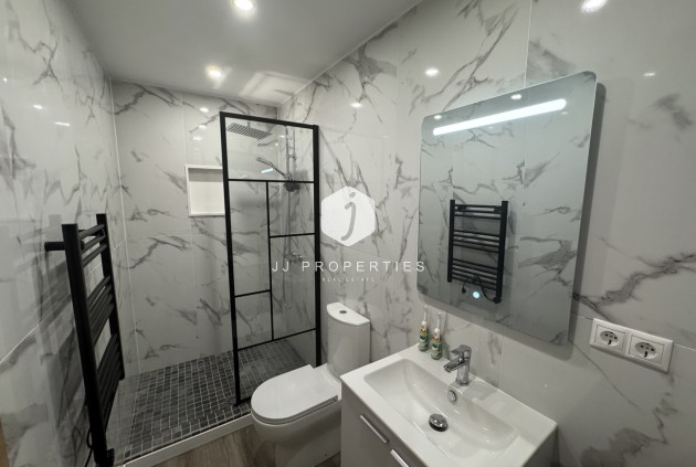 Z drugiej ręki - Szalet -
San Miguel de Salinas - Inland