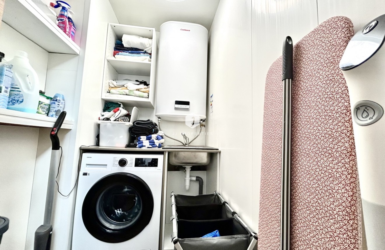 Z drugiej ręki - Szalet -
San Miguel de Salinas - Inland