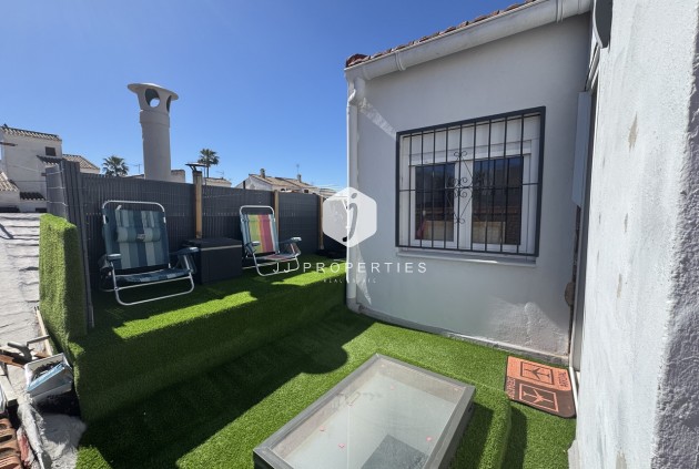 Z drugiej ręki - Szalet -
San Miguel de Salinas - Inland