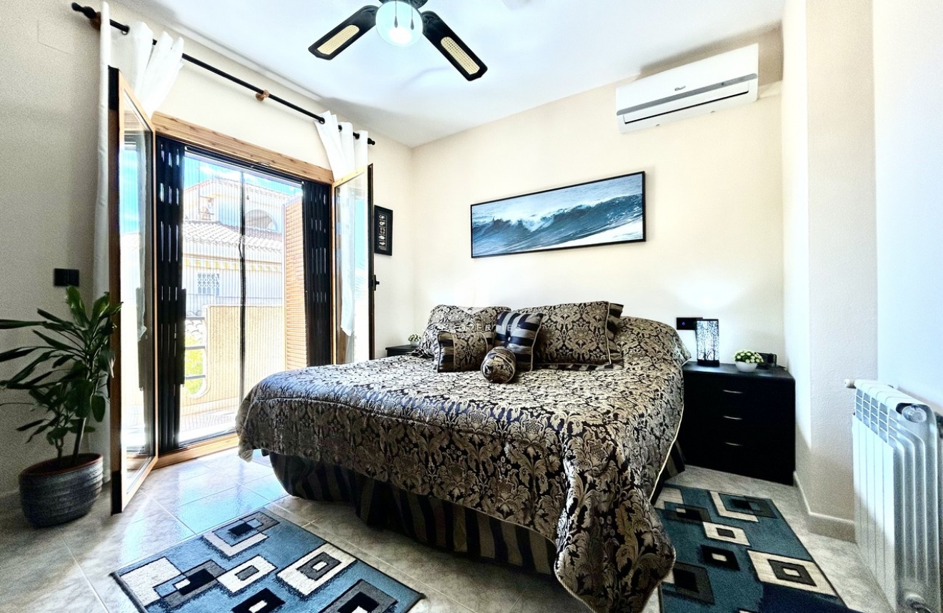 Segunda mano - Chalet -
Playa Flamenca - Costa Blanca