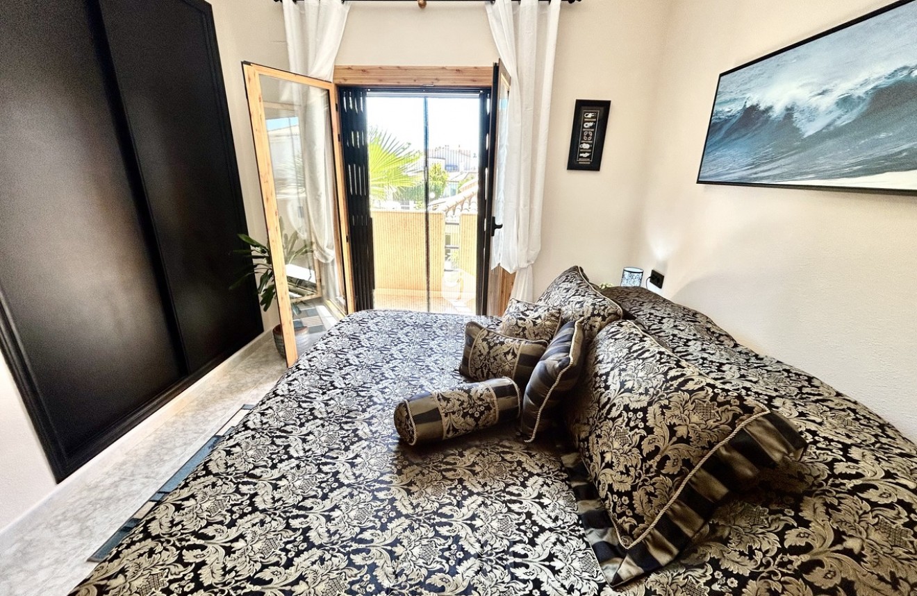 Segunda mano - Chalet -
Playa Flamenca - Costa Blanca