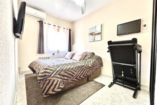 Segunda mano - Chalet -
Playa Flamenca - Costa Blanca