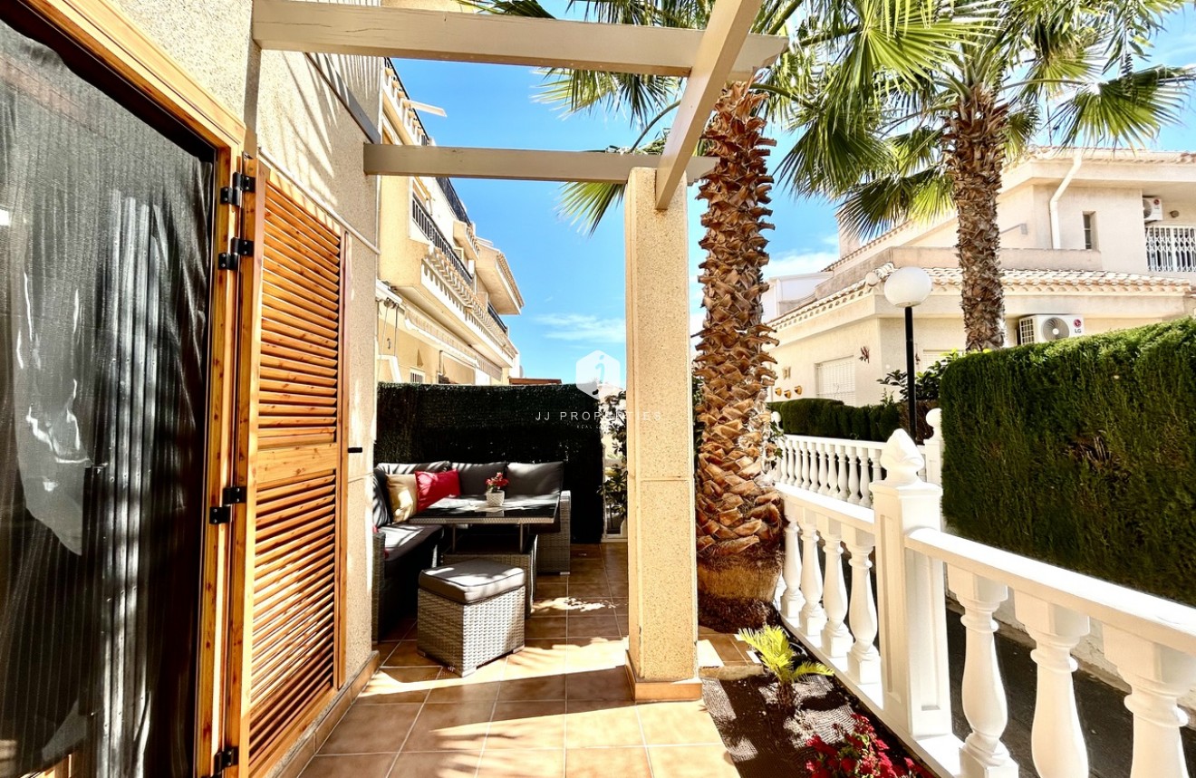 Segunda mano - Chalet -
Playa Flamenca - Costa Blanca