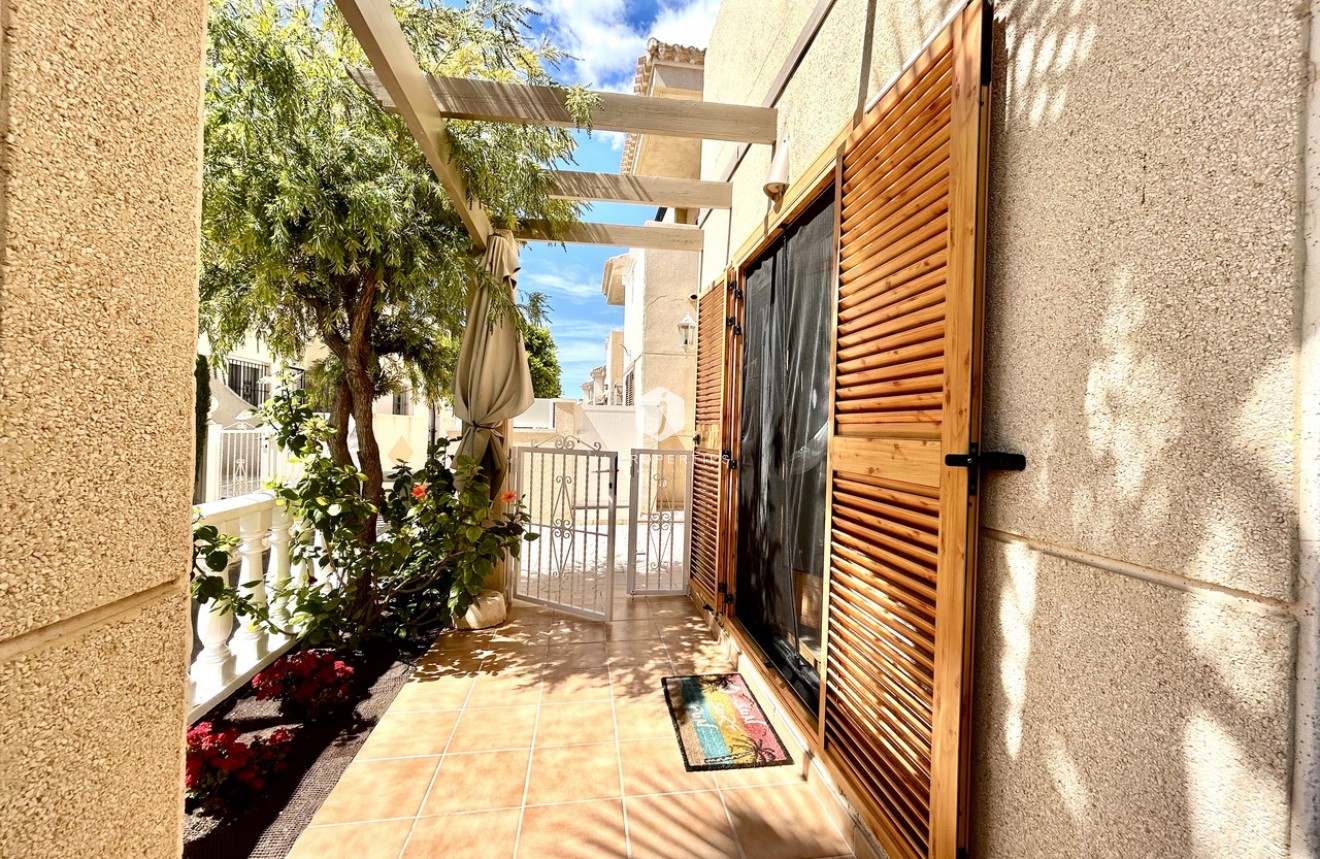 Segunda mano - Chalet -
Playa Flamenca - Costa Blanca