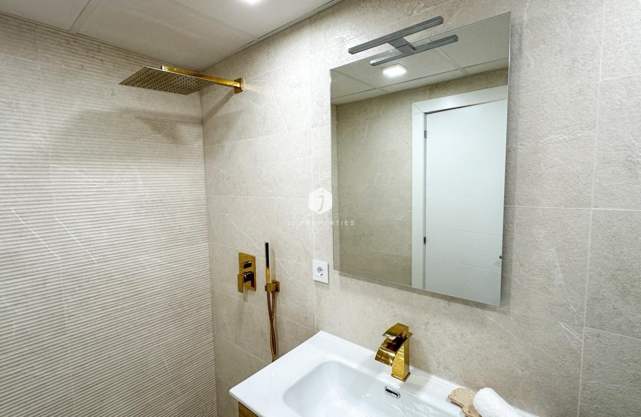 Segunda mano - Apartamento / piso -
Torrevieja - Costa Blanca