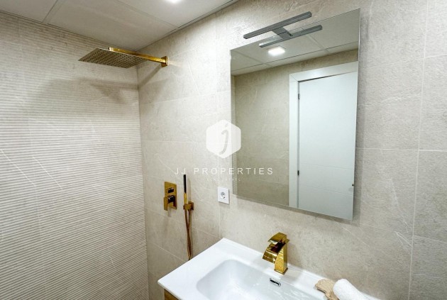 Segunda mano - Apartamento / piso -
Torrevieja - Costa Blanca