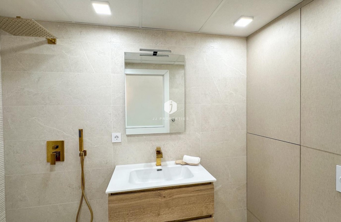 Segunda mano - Apartamento / piso -
Torrevieja - Costa Blanca