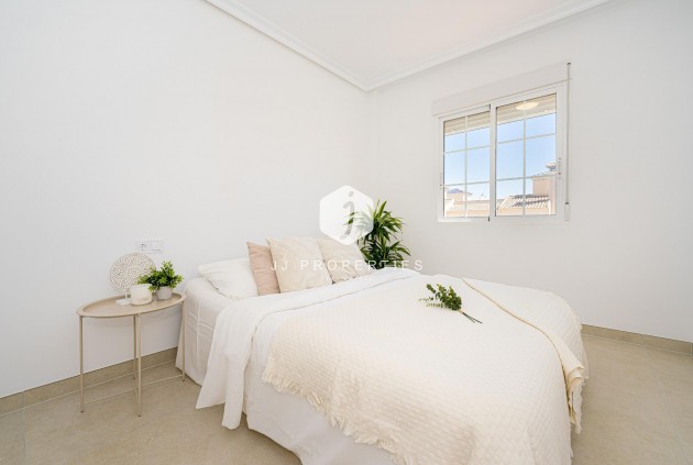 Segunda mano - Apartamento / piso -
Orihuela Costa - Lomas de Cabo Roig