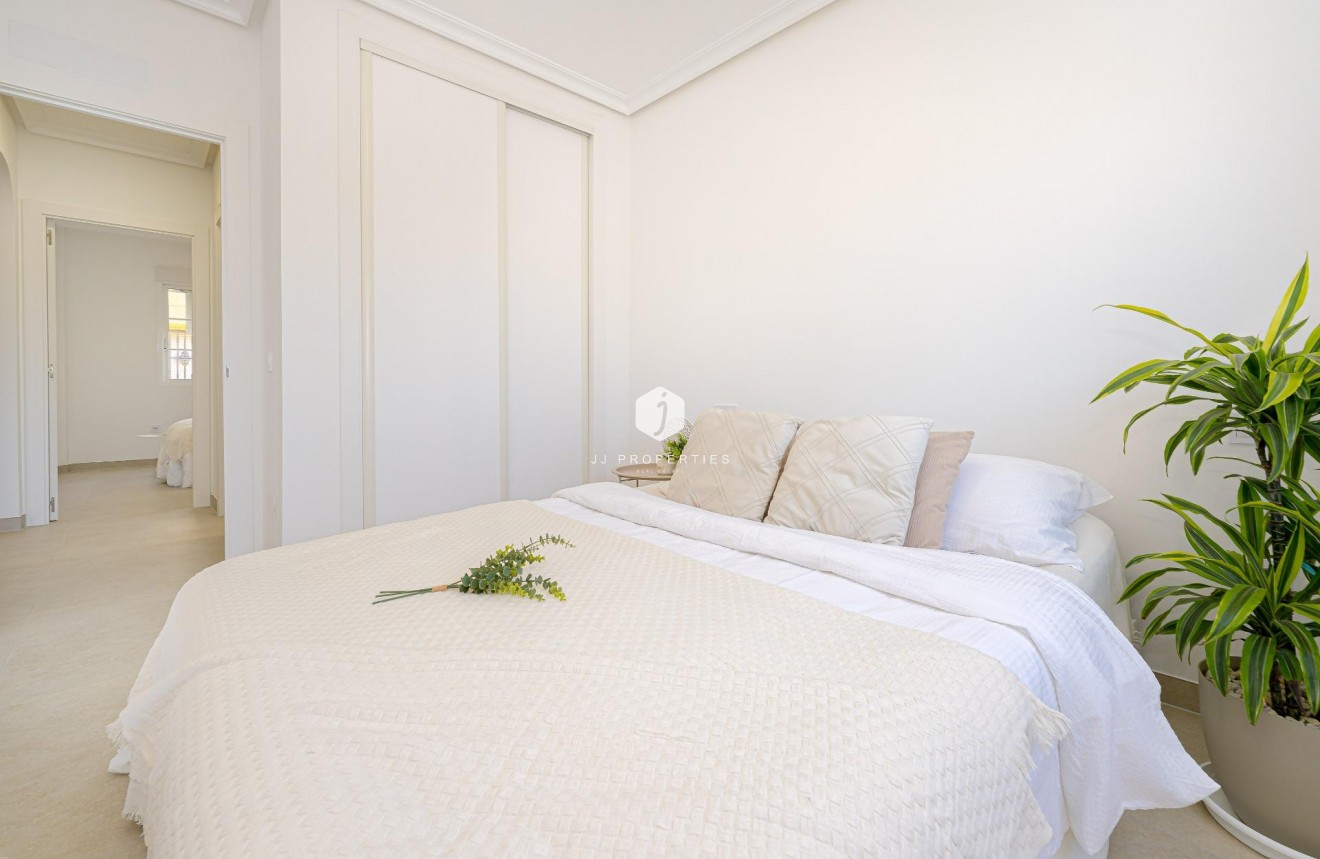 Segunda mano - Apartamento / piso -
Orihuela Costa - Lomas de Cabo Roig