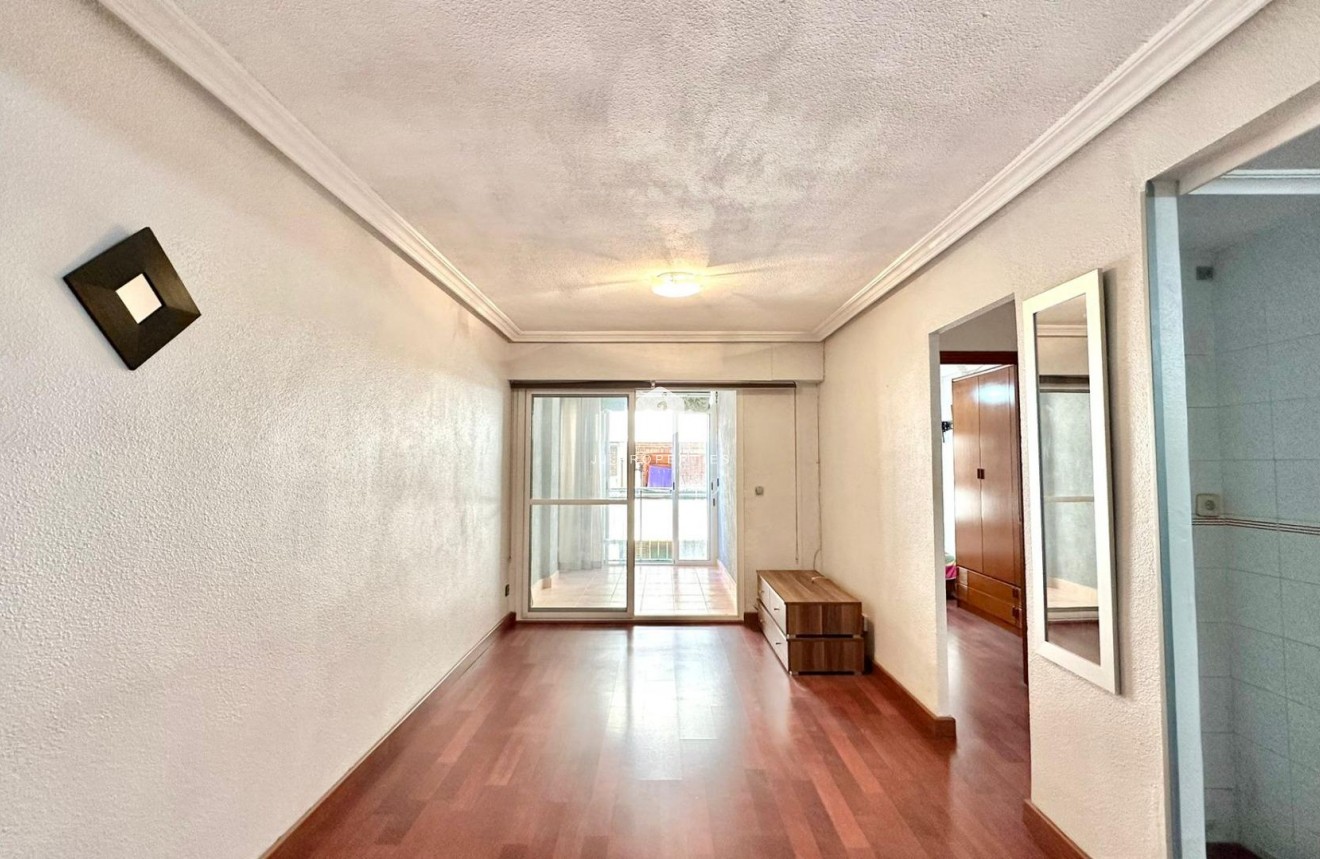 D'occasion - Appartement -
Torrevieja - Acequion