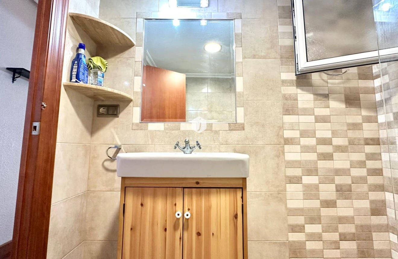 D'occasion - Appartement -
Torrevieja - Acequion