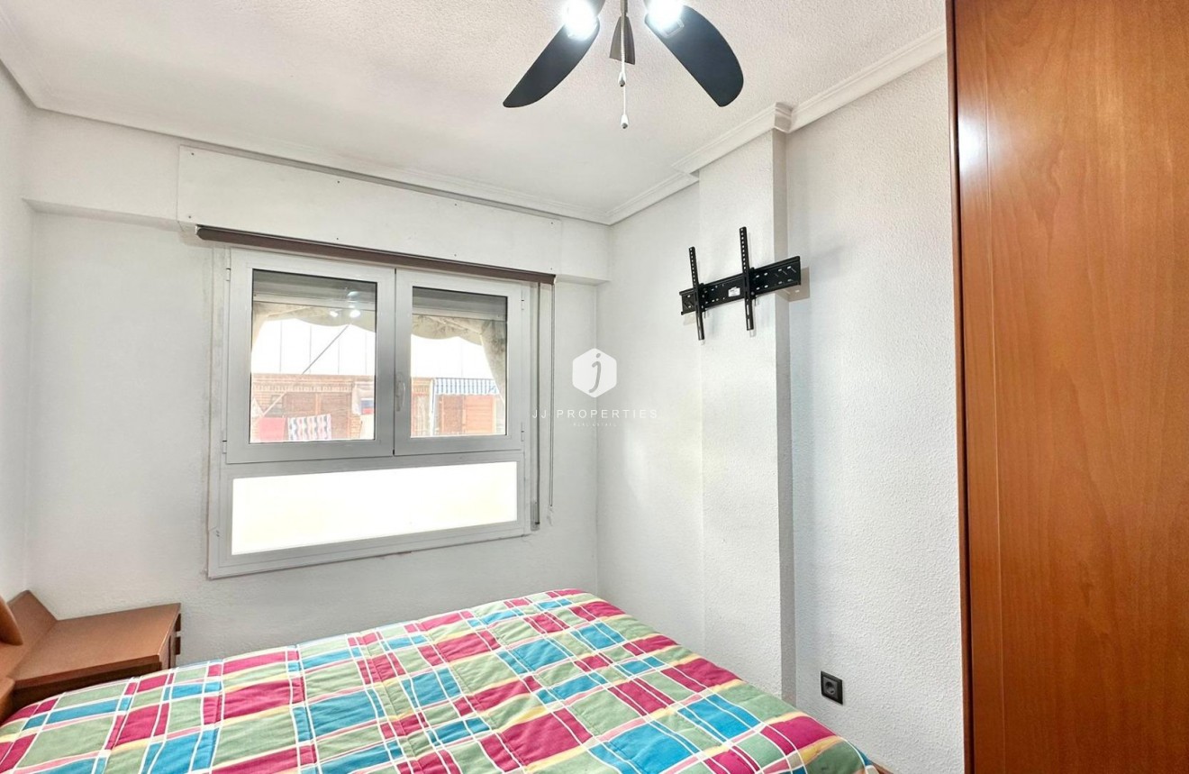 D'occasion - Appartement -
Torrevieja - Acequion