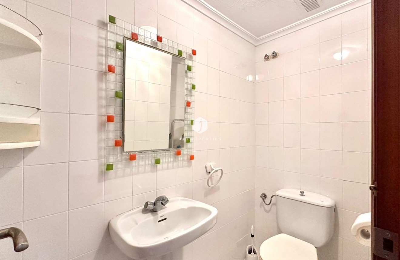 D'occasion - Appartement -
Torrevieja - Acequion