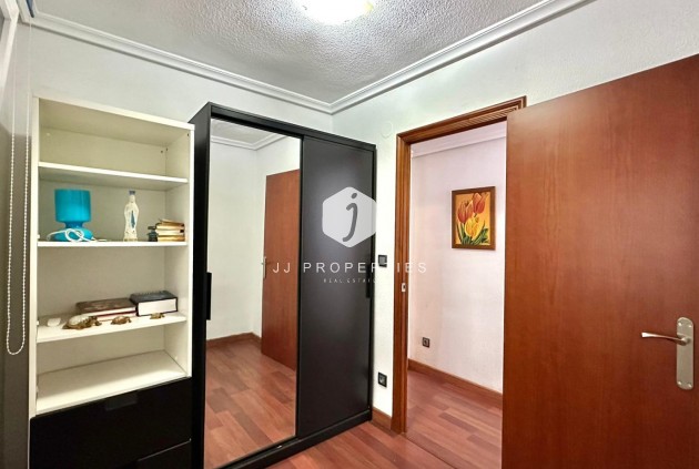 D'occasion - Appartement -
Torrevieja - Acequion