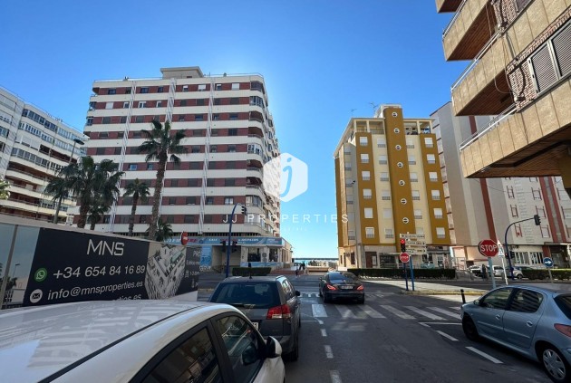 D'occasion - Appartement -
Torrevieja - Acequion
