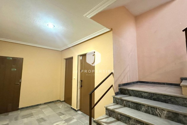 D'occasion - Appartement -
Torrevieja - Acequion